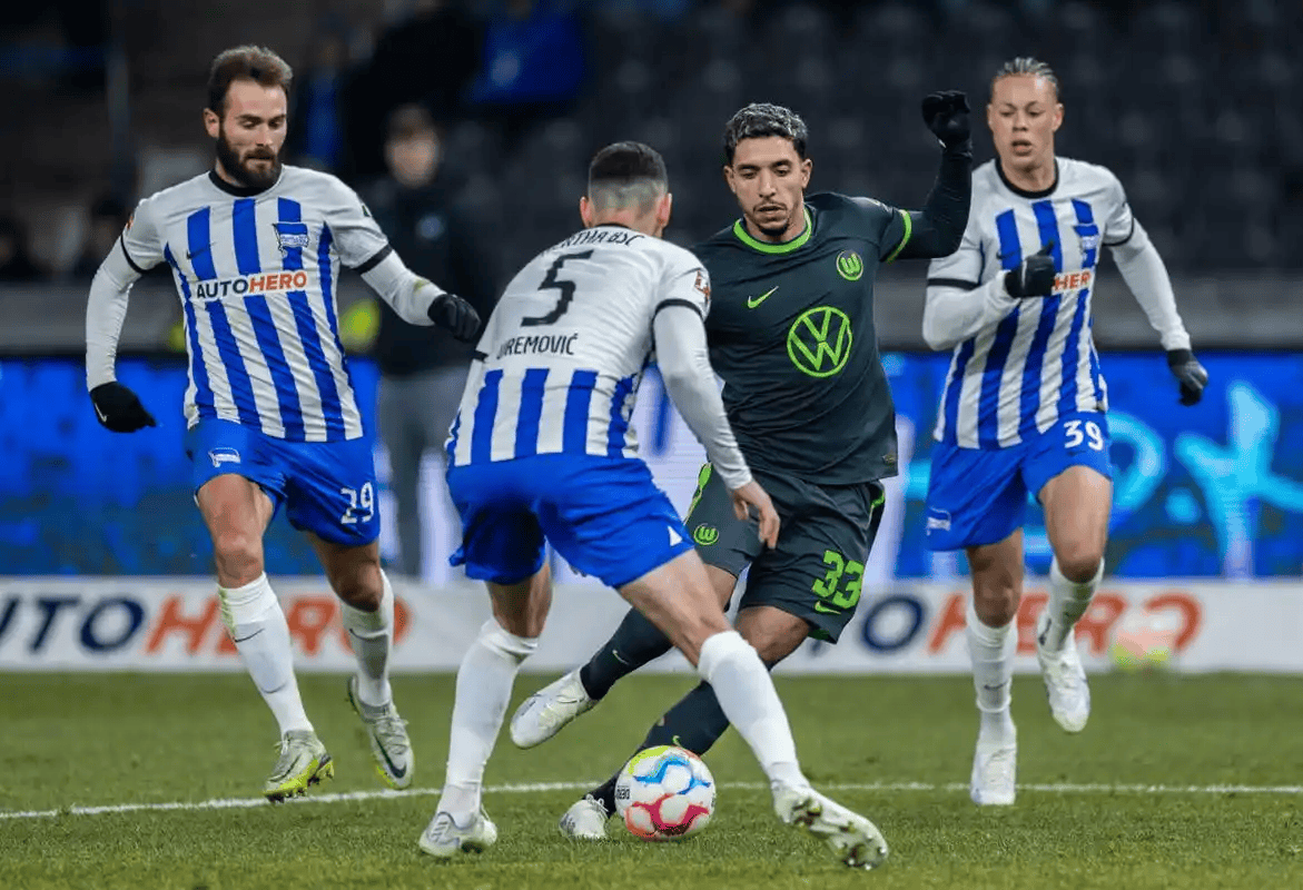 关于萨索洛战平热那亚，争夺欧战席位的信息